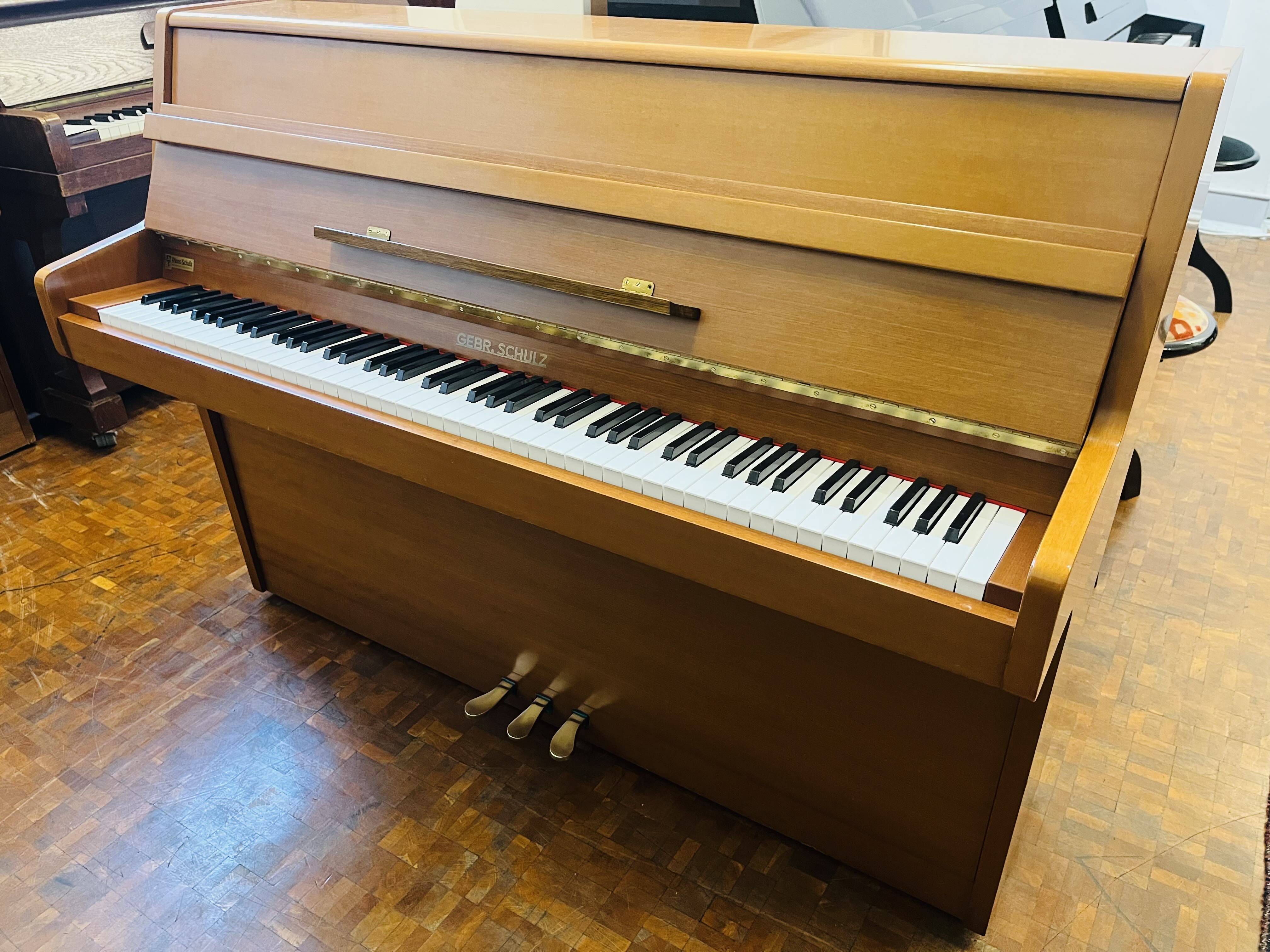 Klavier Gebr. Schulz 103 F - Nussbaum